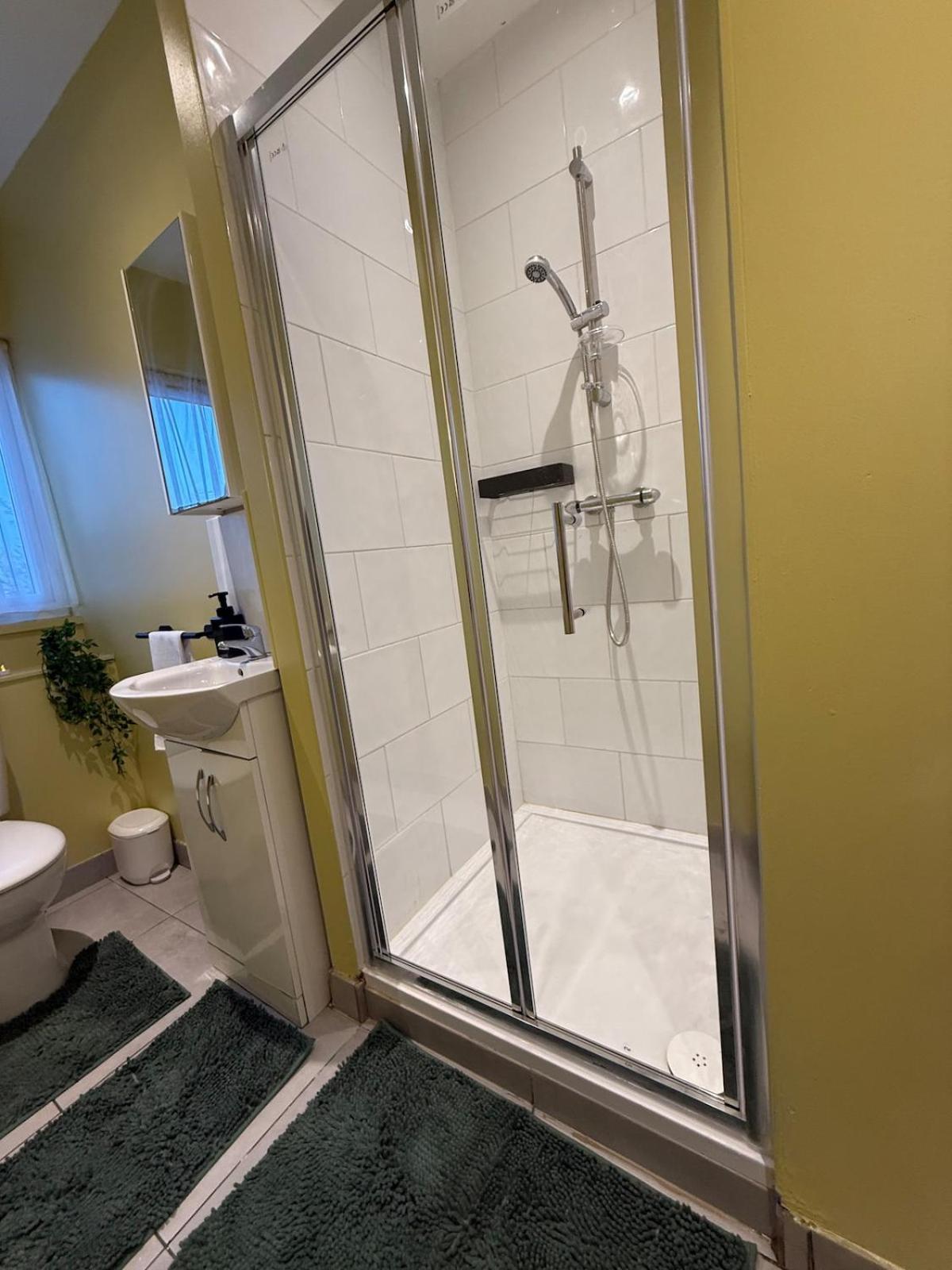 2 Bedroom Luxe London