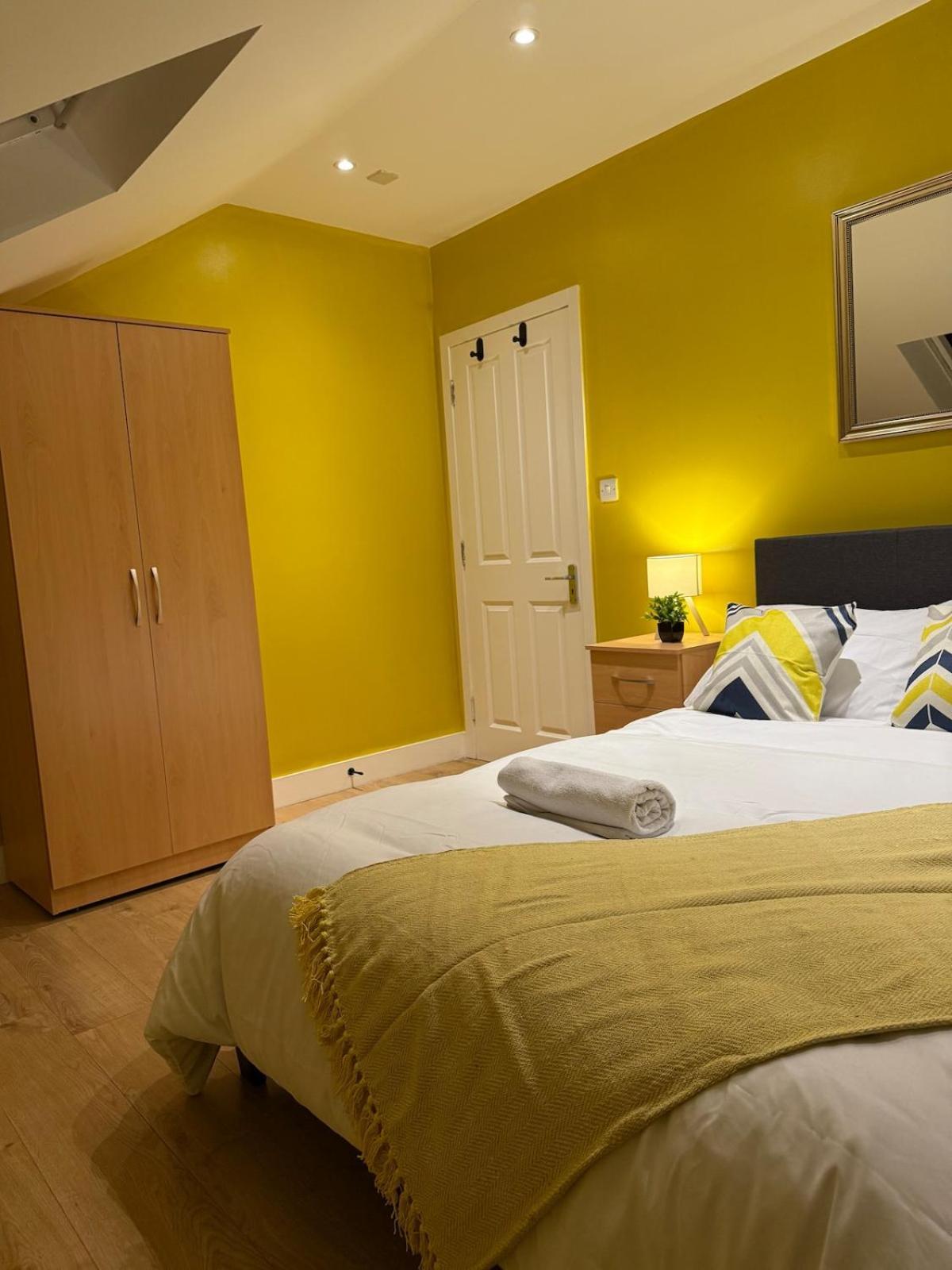 2 Bedroom Luxe London * Edmonton
