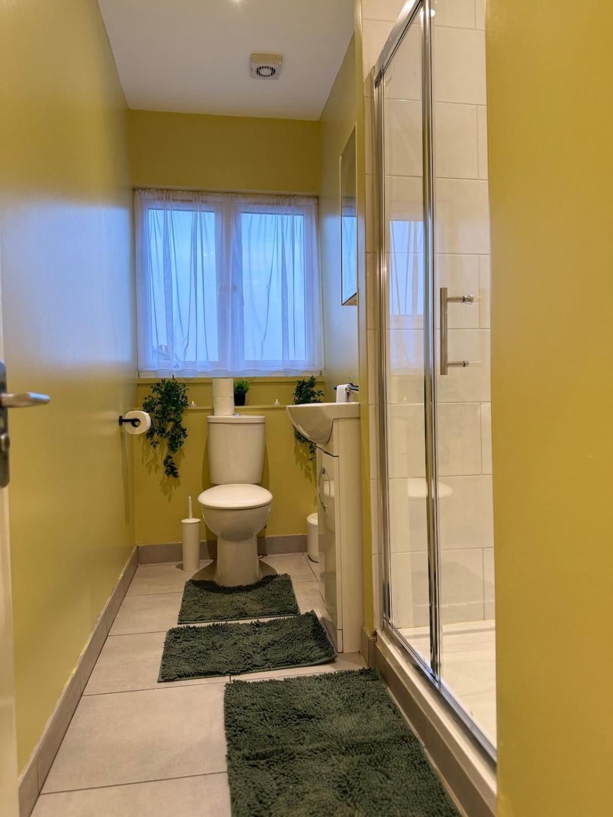 2 Bedroom Luxe London Edmonton